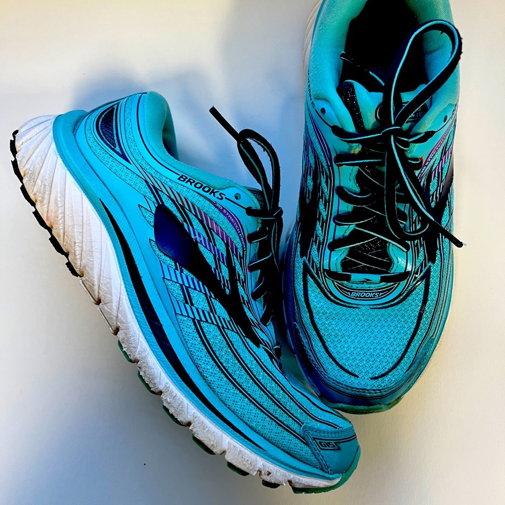 Brooks Glycerin 15 Womens Running Shoe - size 8